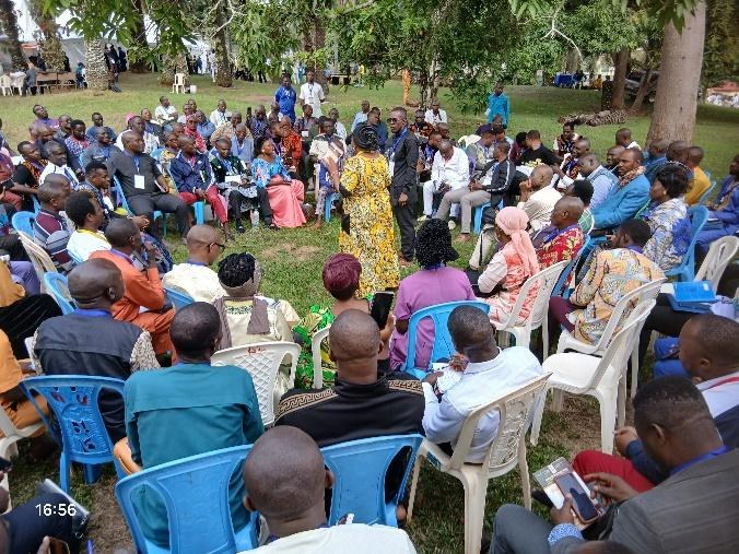Earth Stewardship entrepreneurship seminar in Cameroon.